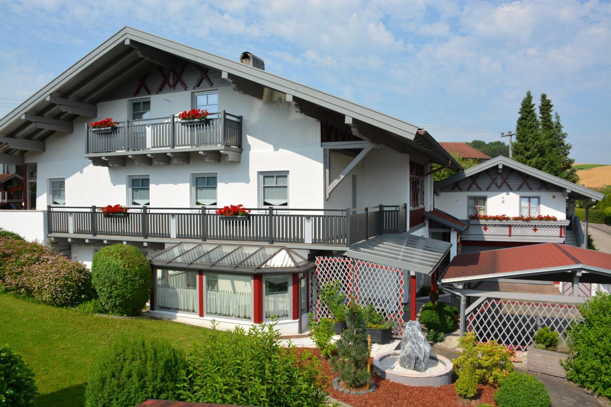 Ferienwohnung & App. Rosemarie Bad Birnbach Exterior photo
